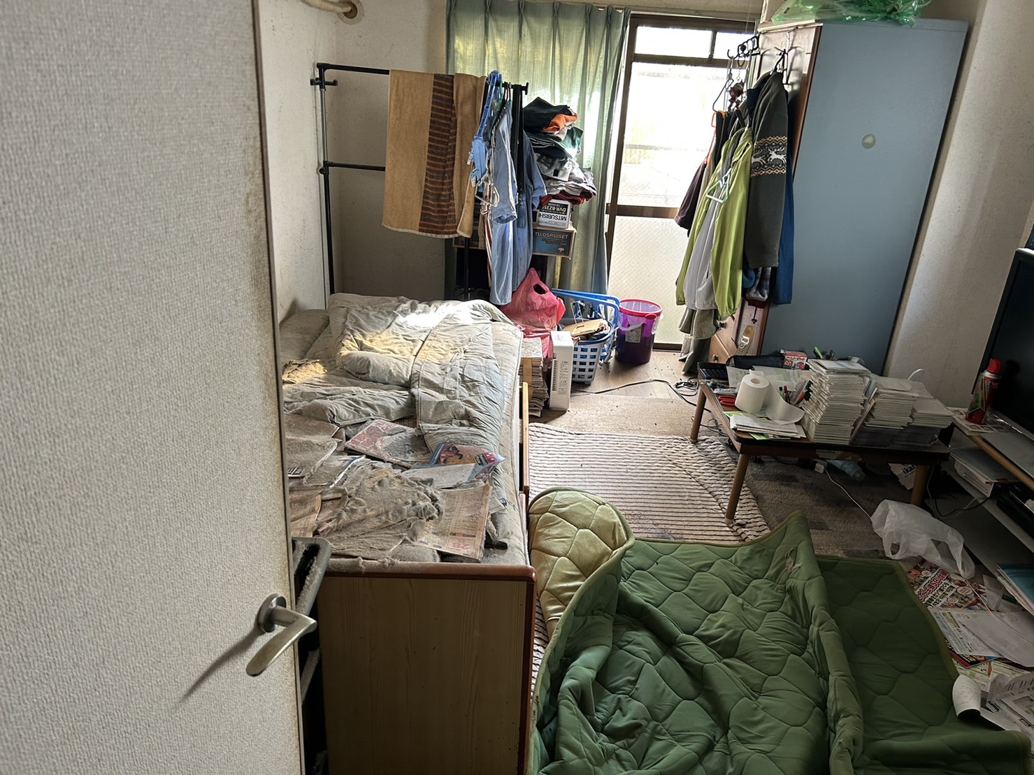 兵庫県尼崎市　孤独死現場での特殊清掃作業をおこなってまいりました　　日々の日常に隠れた悲しい現実を受け止めて　