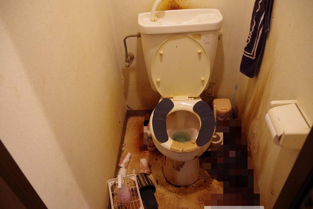 大阪市阿倍野区にて　マンション一室のトイレ内での孤独死　臭いと害虫がすごくて困っています…　業務提携先の管理会社様からのご依頼