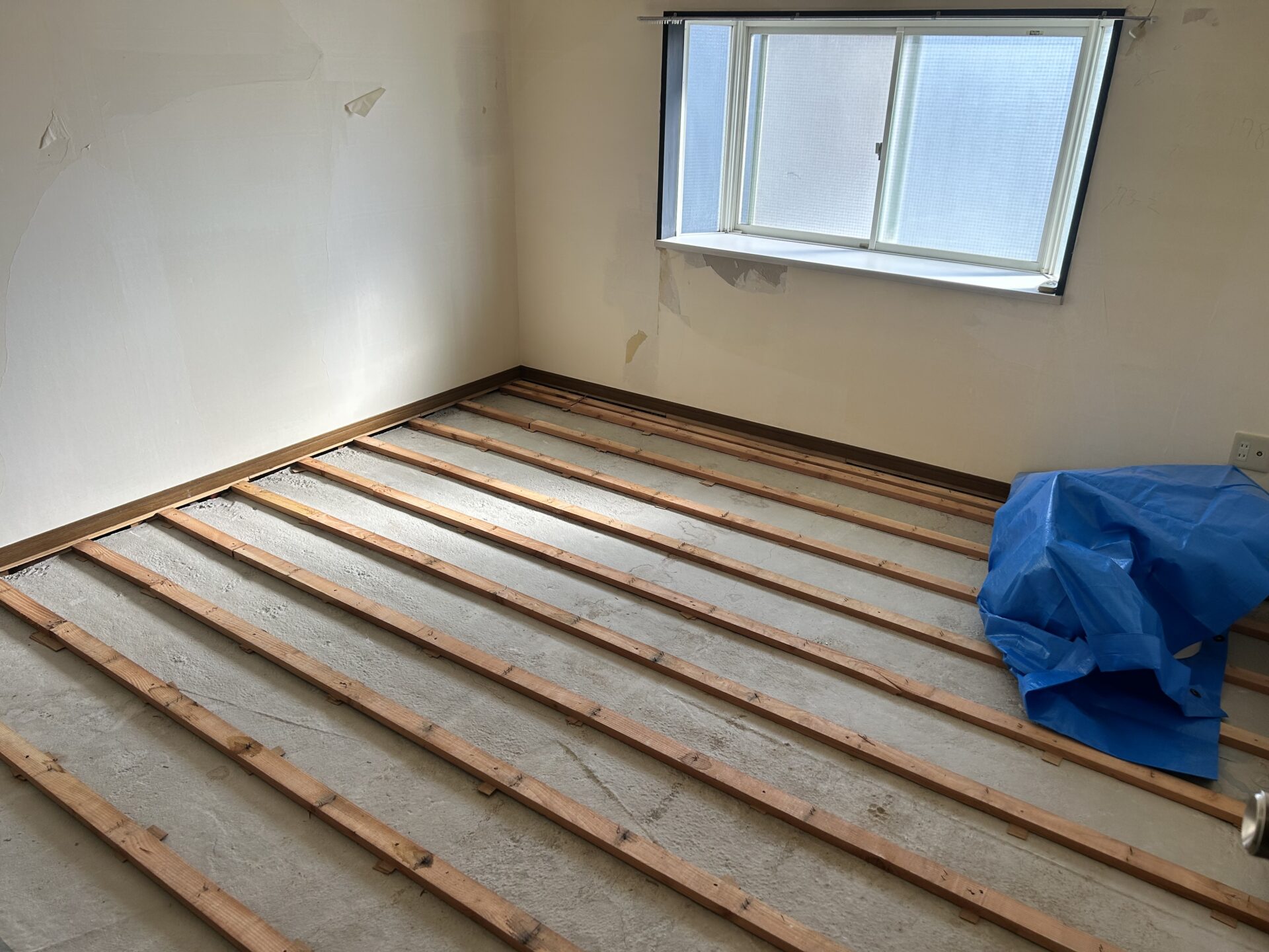 【兵庫県明石市・孤独死清掃事例】ゴミ屋敷状態のお部屋を3日間で原状回復｜特殊清掃の対応事例